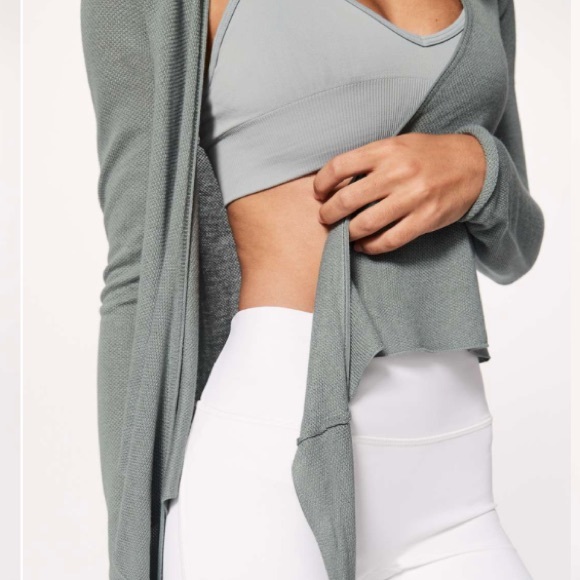 NWT LULULEMON HEART OPENER KNIT WRAP MISTY MOSS - Picture 2 of 8